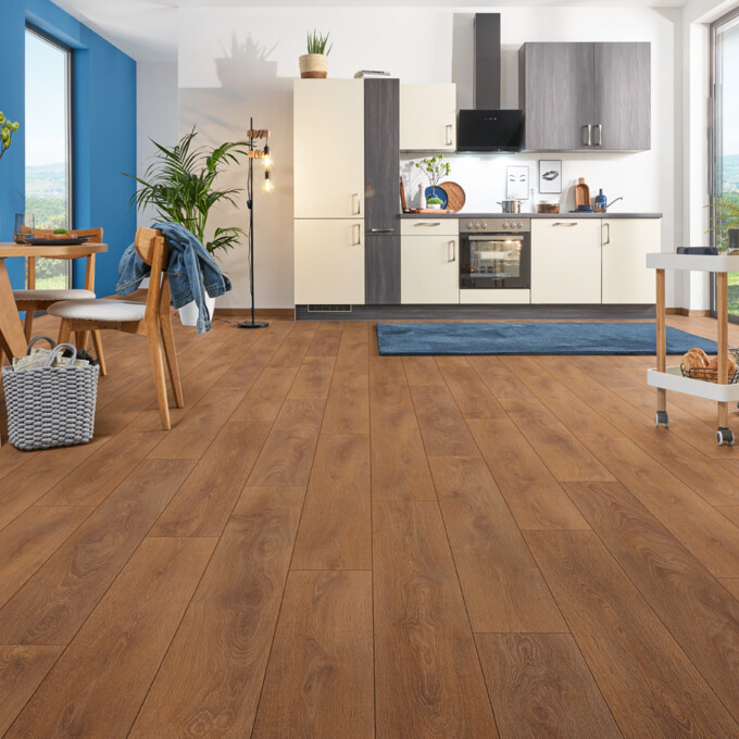 LOGOCLIC<sup>®</sup> Moisture resistant laminate flooring ambienta: Decor 8573 Corno Oak