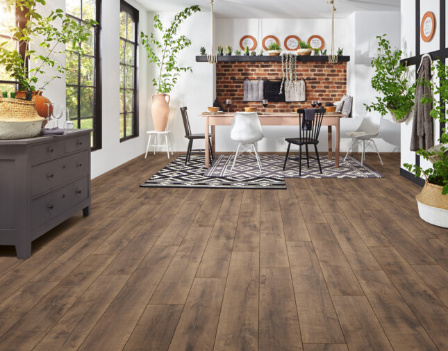 Bild von Esszimmer mit Laminatboden Aquaprotect Smart