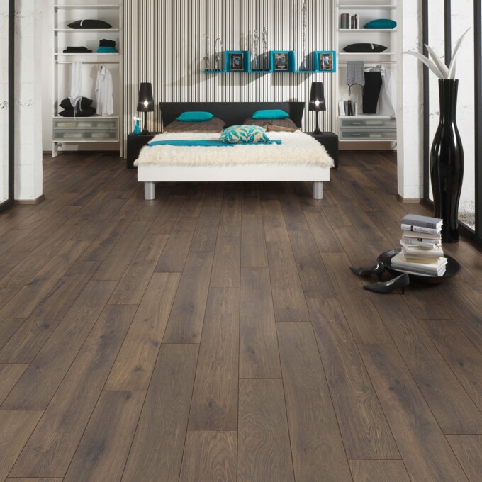 LOGOCLIC<sup>®</sup> Moisture resistant laminate flooring vinto WR: Decor K728 Eiche Cocoa