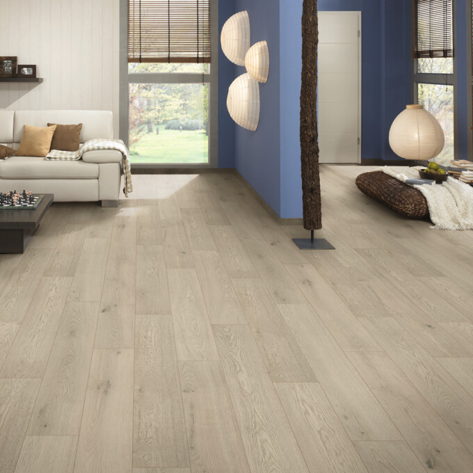 LOGOCLIC<sup>®</sup> Moisture resistant laminate flooring vinto WR: Decor K727 Eiche Nassau